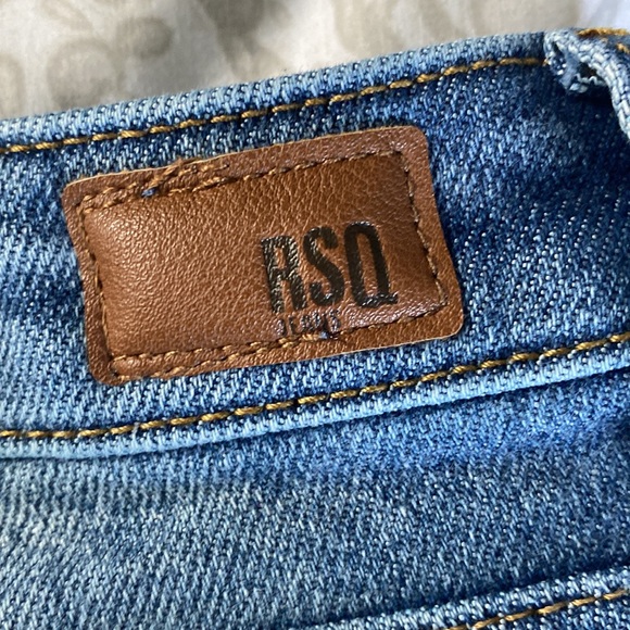 tillys high rise jean shorts!! size 23 - Picture 3 of 4